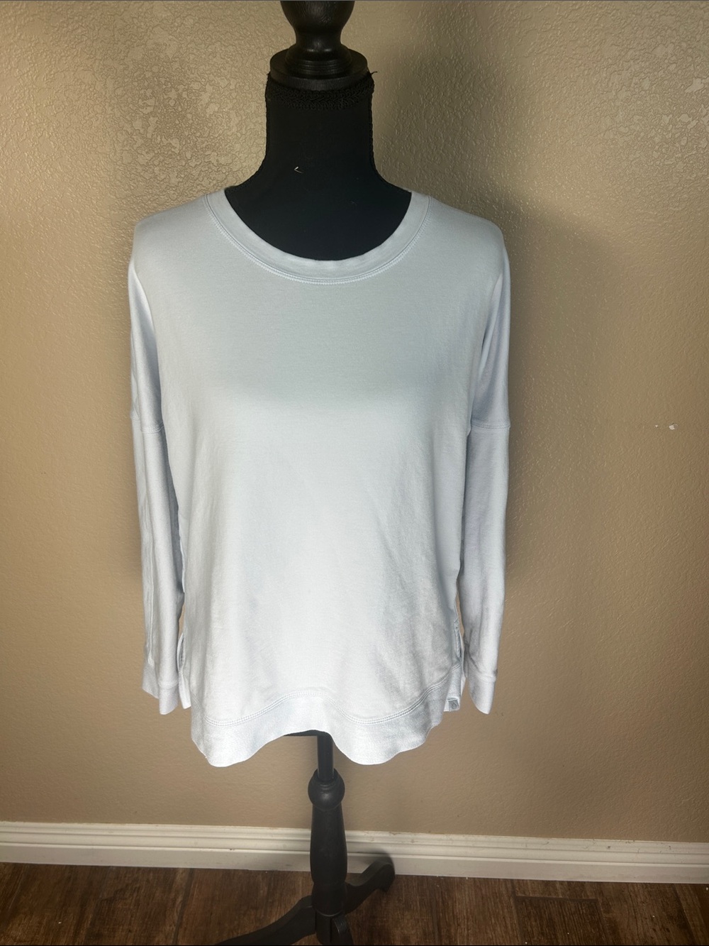 Tasc Light Blue Long Sleeve Crew Neck Top Size Medium